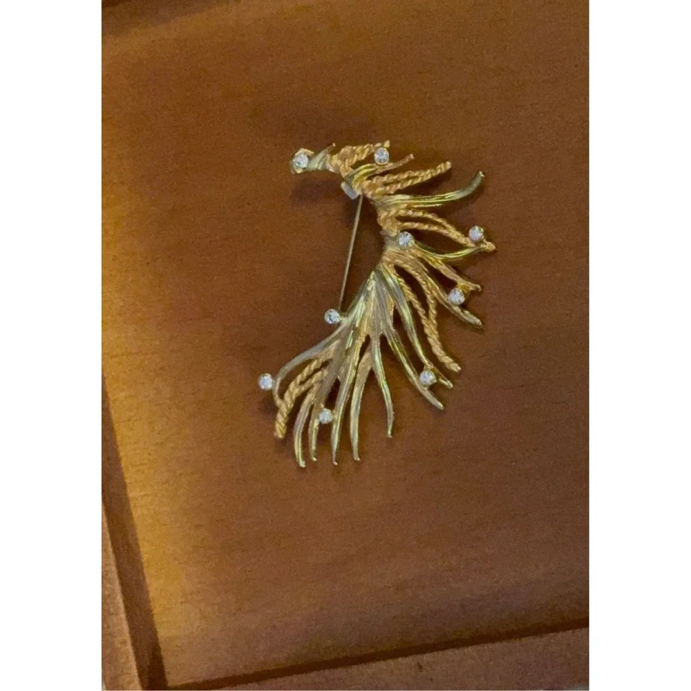 Vintage Unique Gold Tone Plume Spray Brooch Pin Mid Century Costume Jewelry